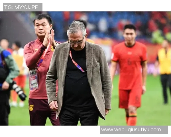 国足阵容老化问题凸显30岁以上球员占比过半引发担忧 国足阵容老化问题凸显30岁以上球员占比过半引发担忧