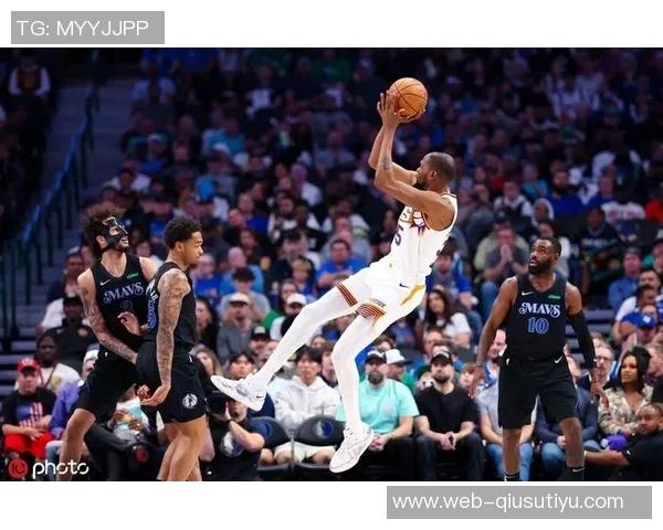 杜兰特赞詹姆斯三分后仰跳投稳定性提升展现出不断进步的实力