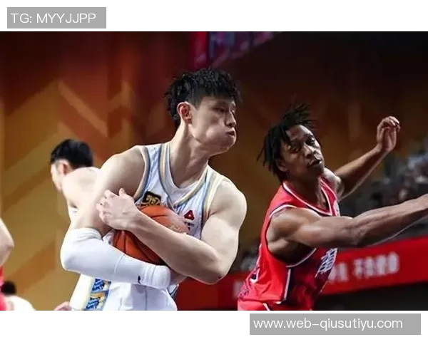 曾凡博半场替补表现抢眼3分6秒内完成1次抢断与2次犯规