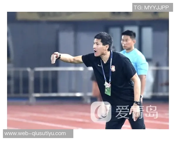 国足专注体能训练邵佳一持续考察队员状态与表现 国足专注体能训练邵佳一持续考察队员状态与表现